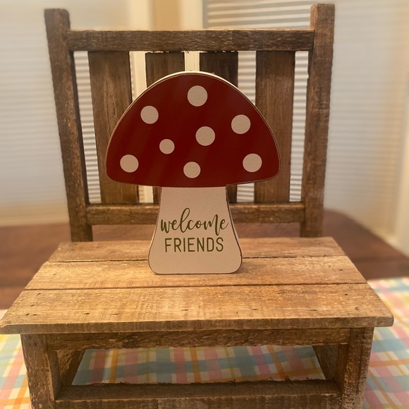 Spring Gnome Tier Tray Decor, Summer Gnome Beaded Garland & Mushroom Wood Sign - Picture 11 of 16